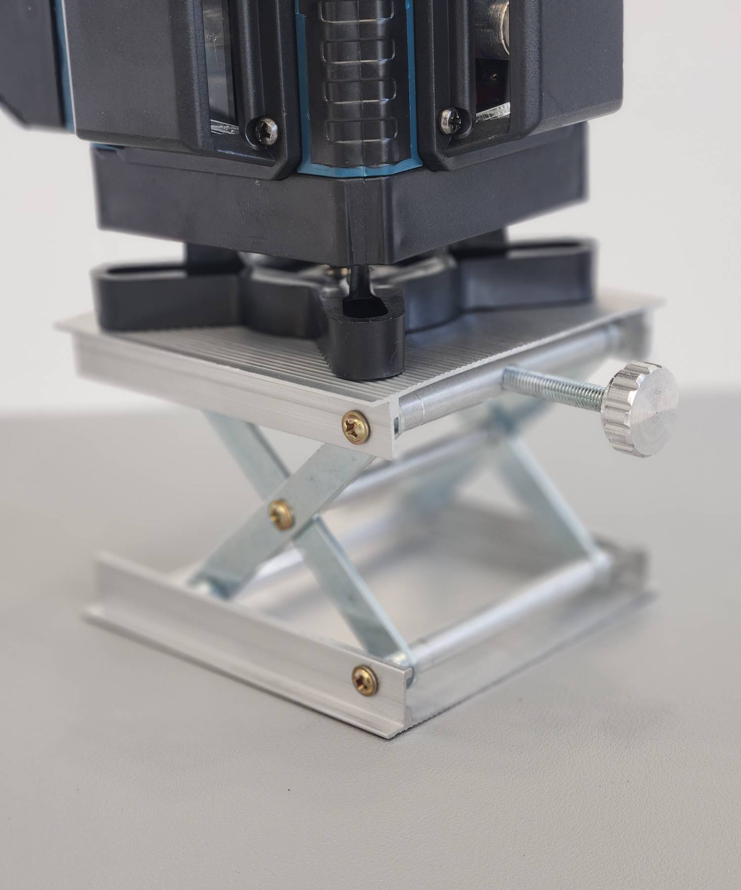 Платформа с подъемным механизмом Hilda (микролифт) для лазерного уровня подъемная платформа для лазерного уровня 90х90 мм pl9590