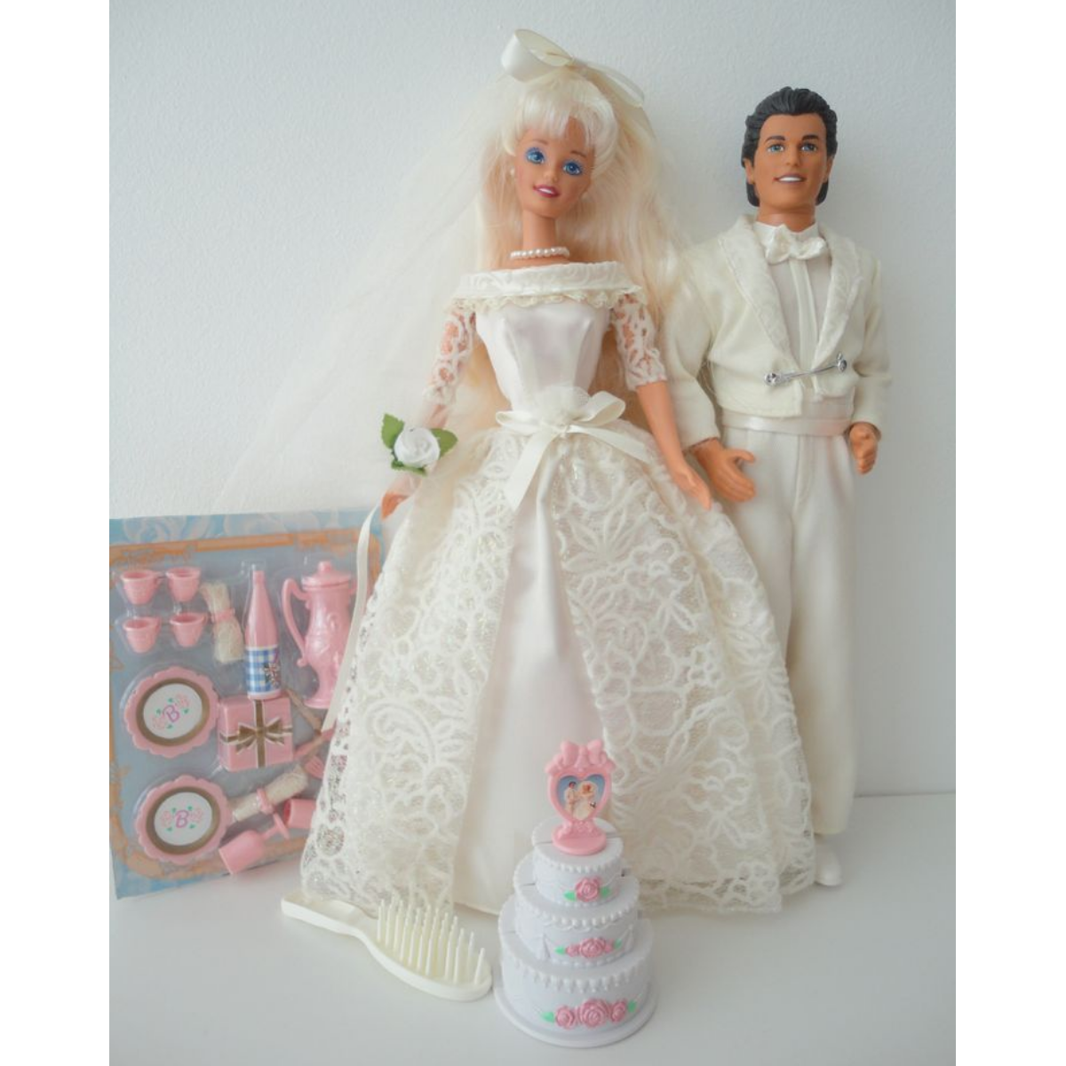 

Винтажный подарочный набор Barbie Свадебная фантазия Барби и Кена 1996
