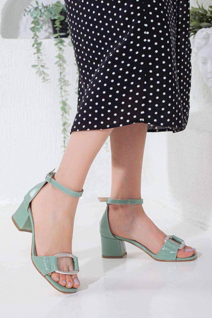 

Босоножки женские Lio Shoes LioS-H289N18N3G зеленые 36 (доставка из-за рубежа), LioS-H289N18N3G