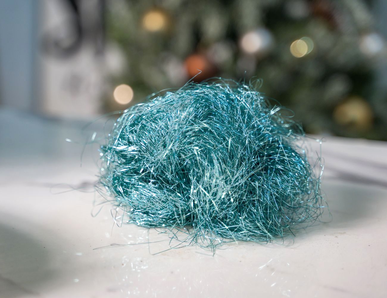 

Декоративная нити ANGEL HAIR - МЕРЦАЮЩИЕ ПАУТИНКИ, голубой лёд, 20 г, Kaemingk, Мерцающие паутинки