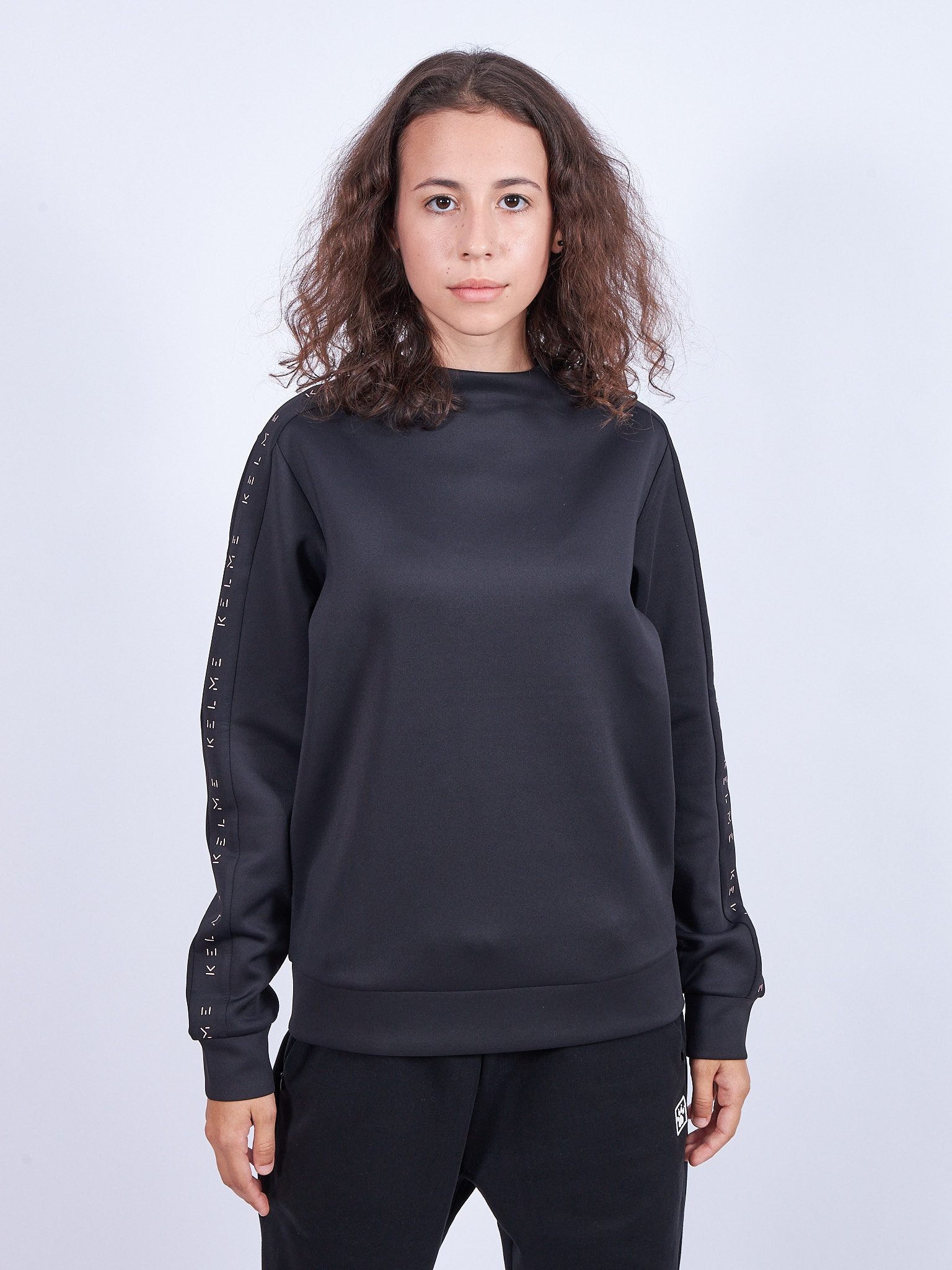 

Свитшот женский KELME 6133TT2020-000 черный M, 6133TT2020-000