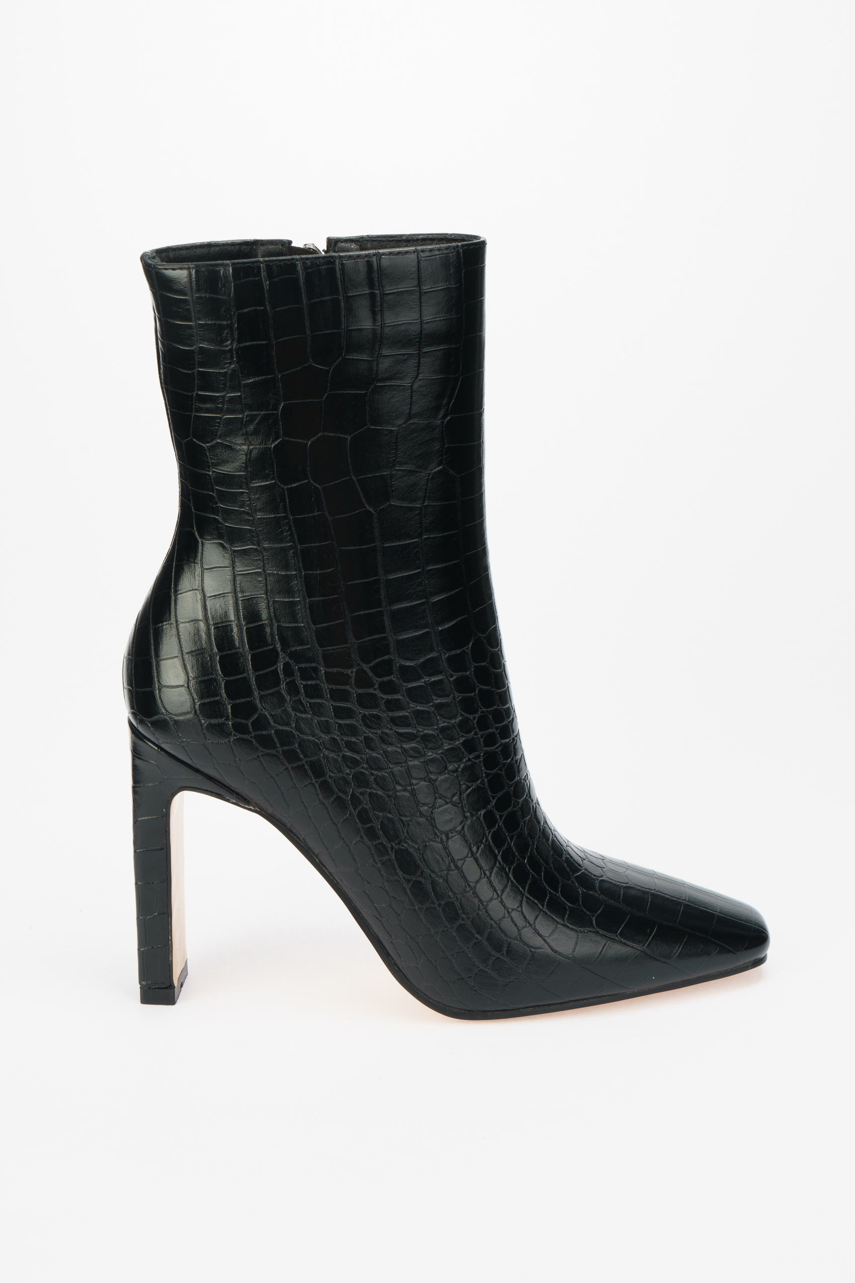 

Ботильоны женские Ennergiia H1436-S2651-BLACK/ черные 40 RU, H1436-S2651-BLACK/
