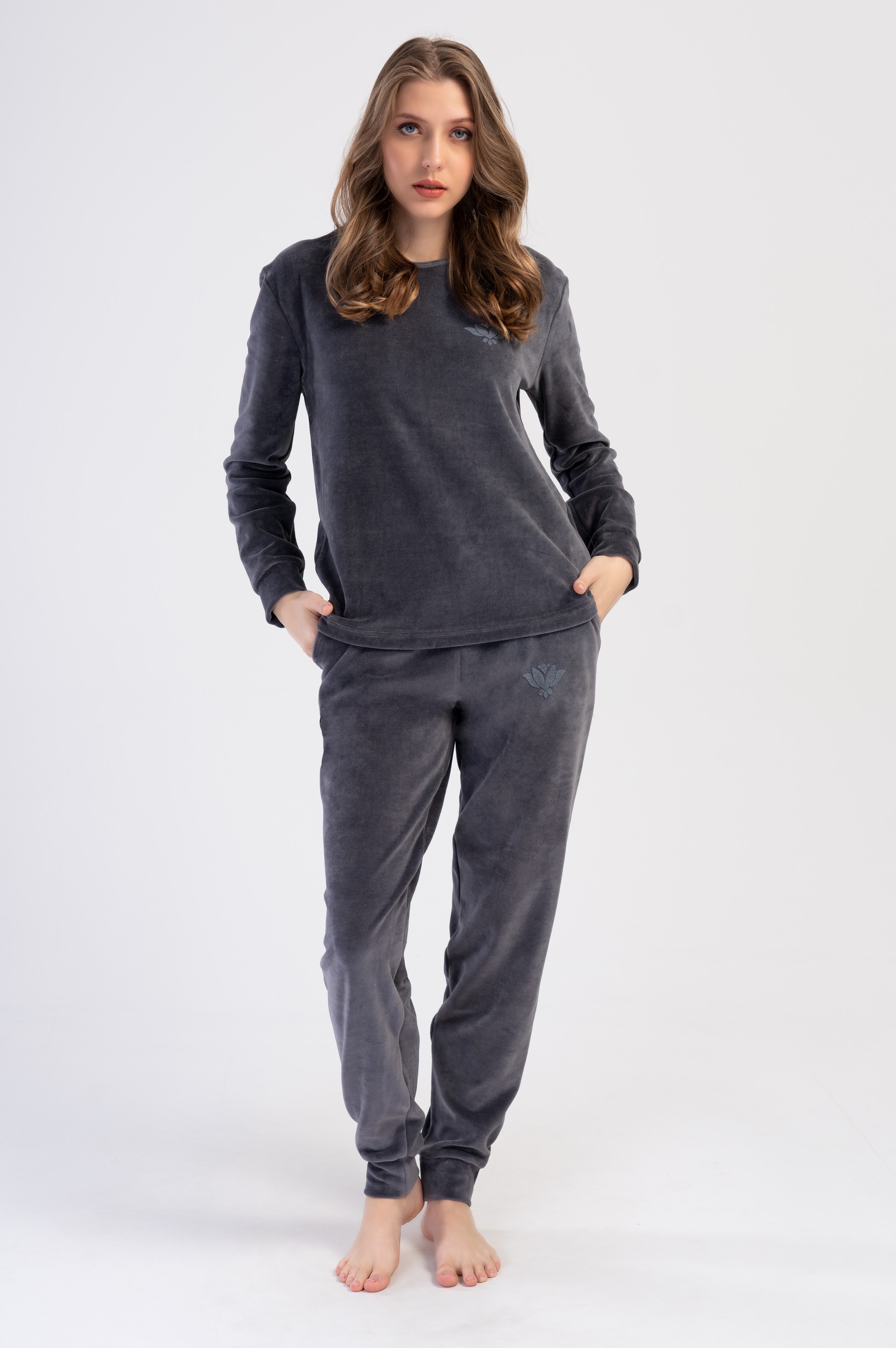 

Комплект домашний женский VIENETTA 1-030-SbM серый M, 1-030-SbM