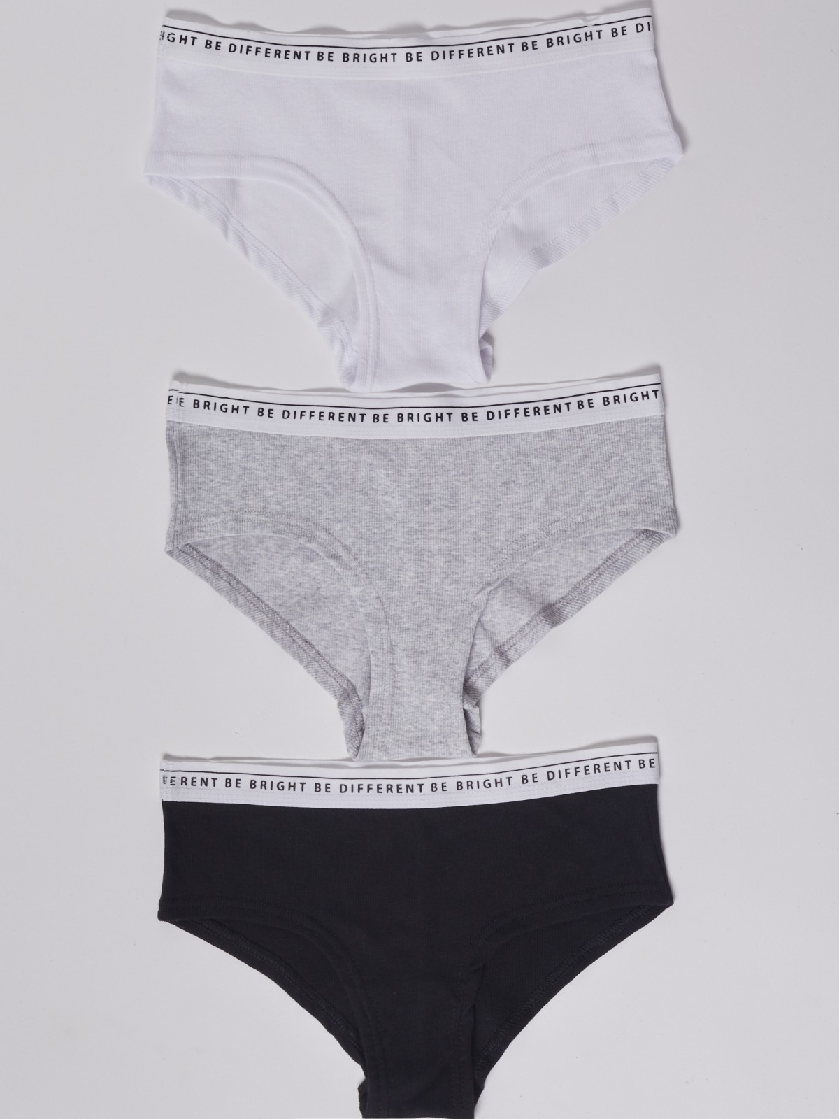 

Комплект трусов женских Zolla 222319U2J245 белых M, 222319U2J245