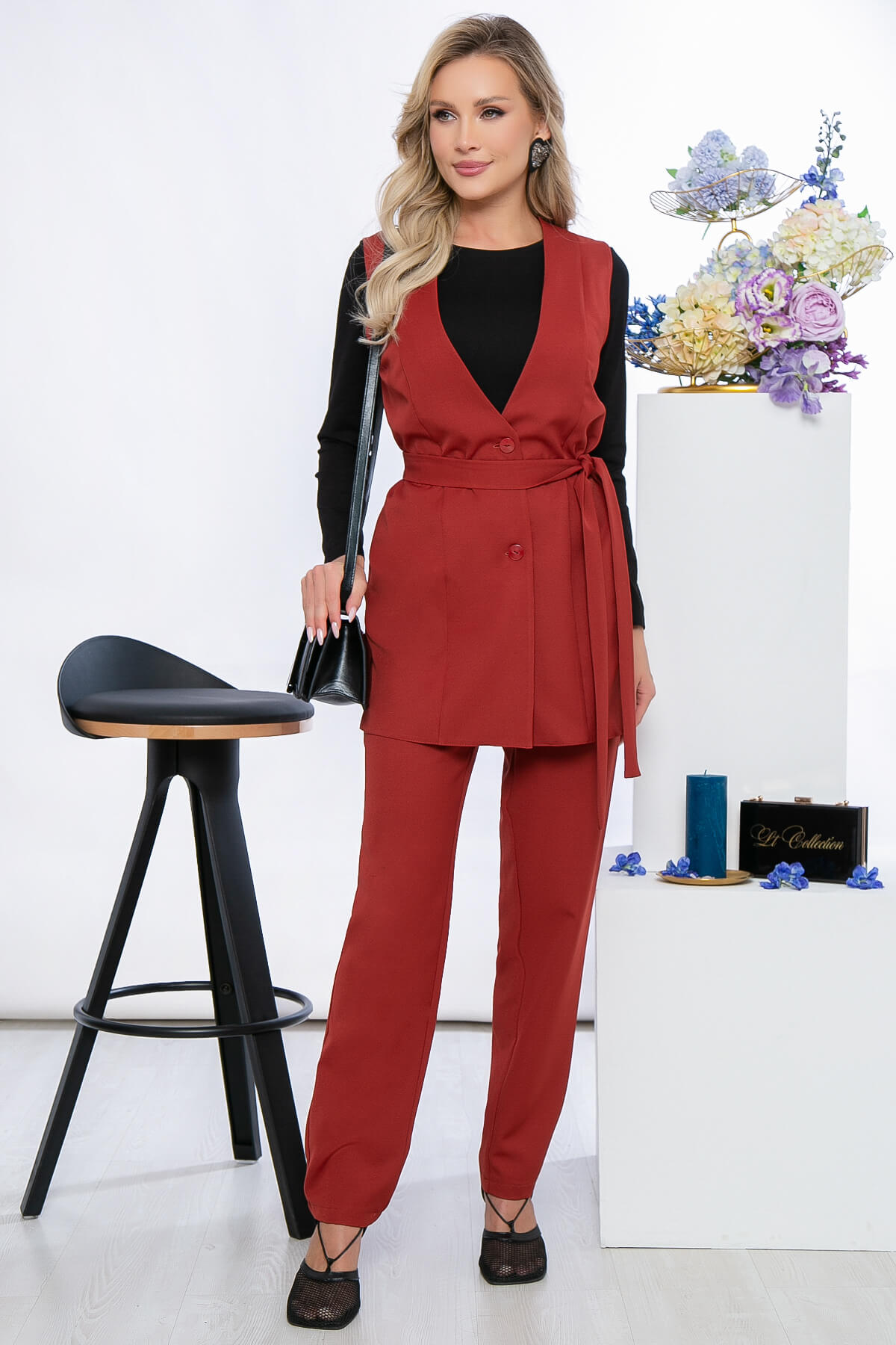 

Костюм женский LT Collection Кимберли красный 48 RU, Кимберли К5247