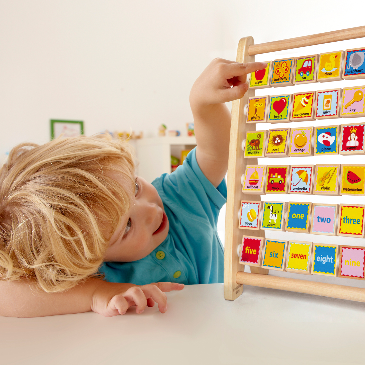 

Игровой набор Hape "Счеты" Английский алфавит E1002_HP