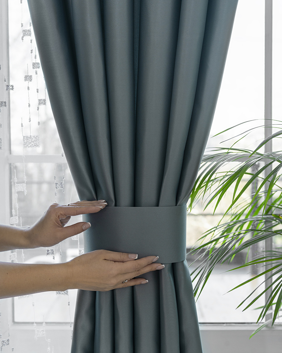 

Штора Evrika Home Адора сатен 150x260 базальтовый, Адора