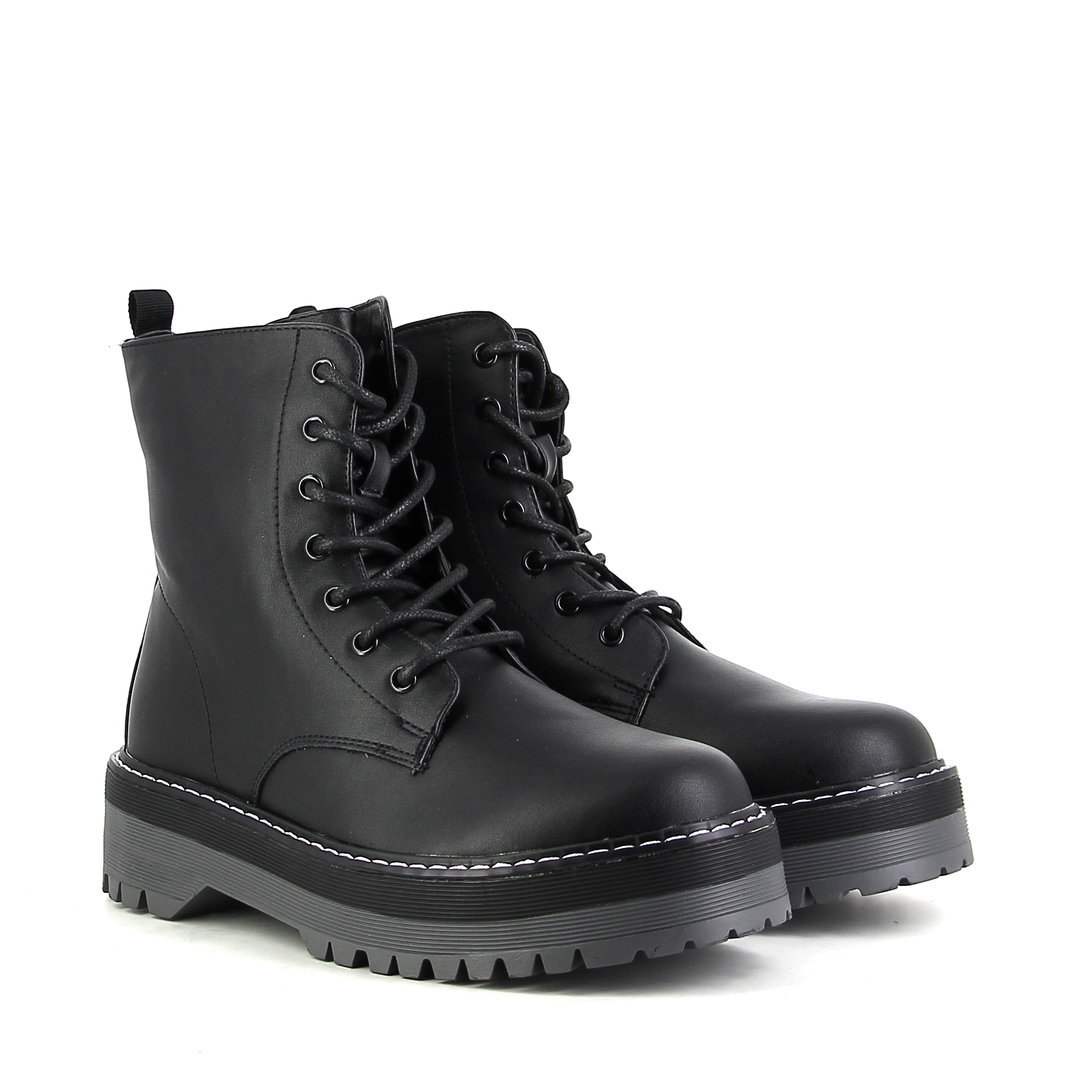 

Ботинки женские Patrol 215-706pIM-22w-01-1 черные 36 RU, 215-706pIM-22w-01-1