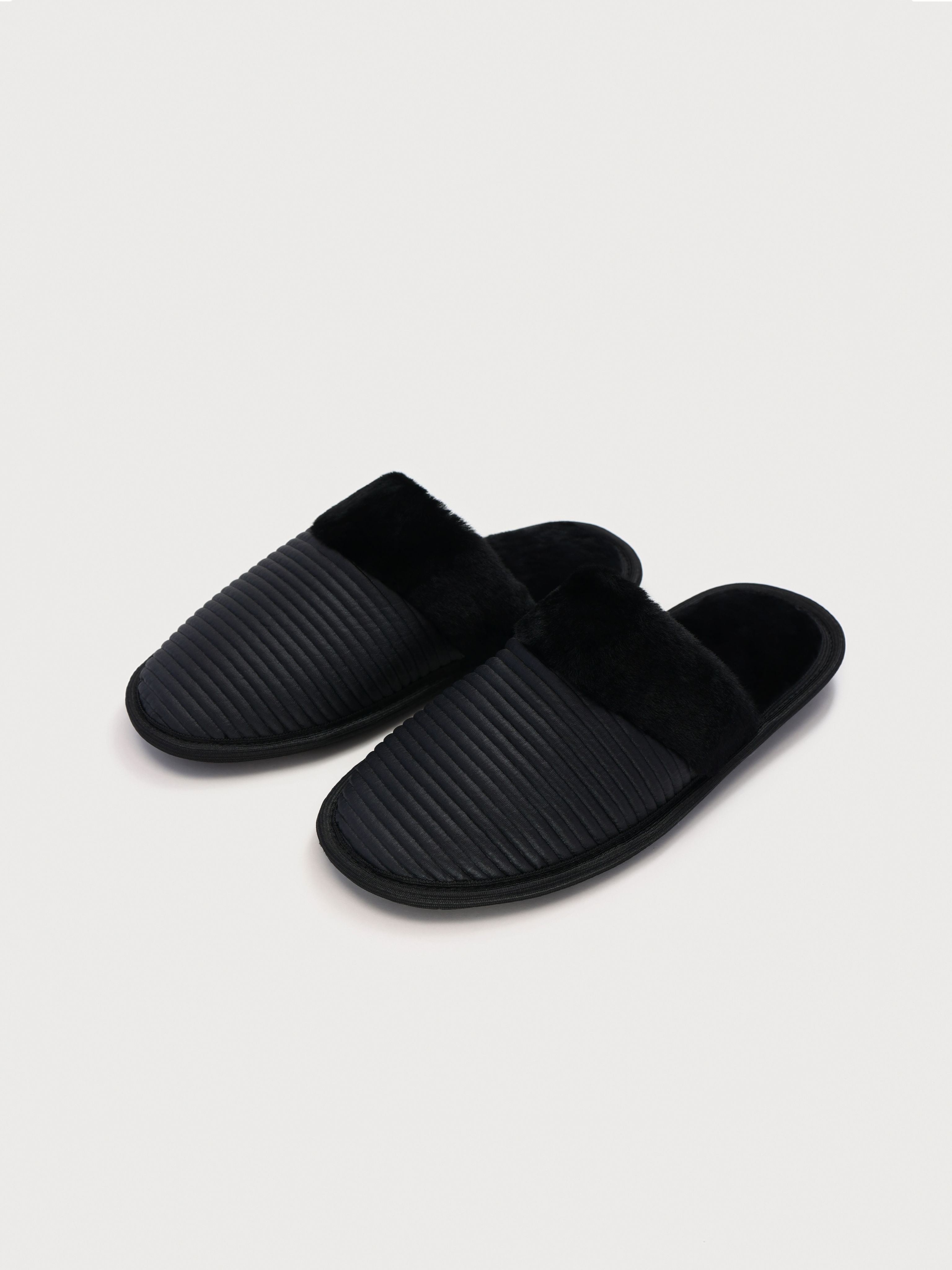 Тапочки женские ALEF 805-3 черные 41 RU