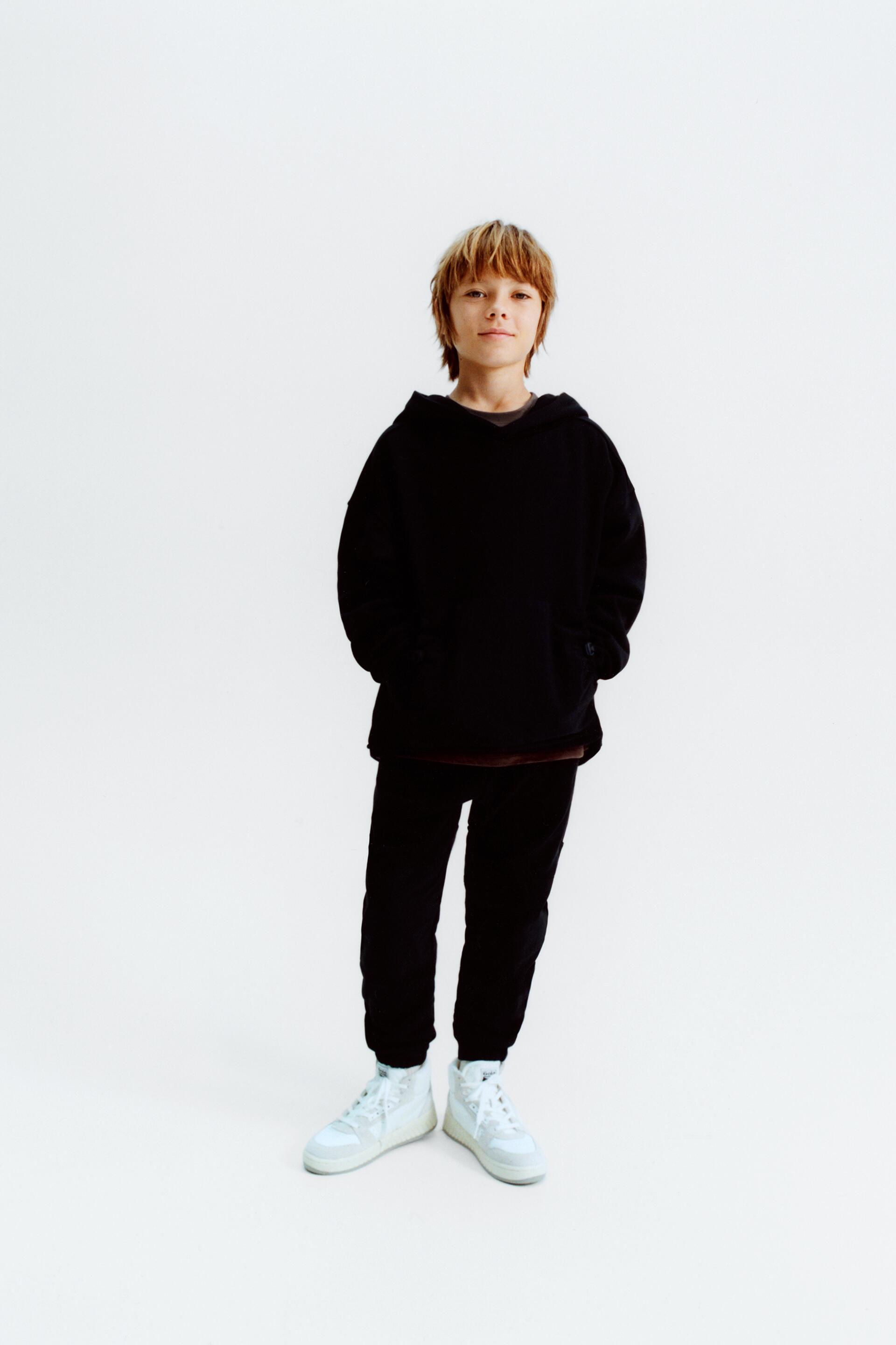 

Худи детское ZARA 0537279480033, черный, 128 (товар из-за рубежа), 05372794800