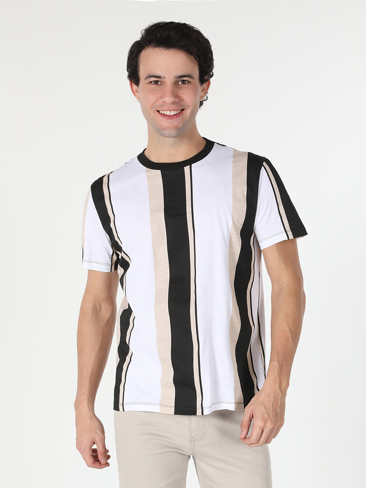 

Футболка мужская Colin's CL1057499_Q1.V1 белая XXL, Разноцветный, CL1057499_Q1.V1