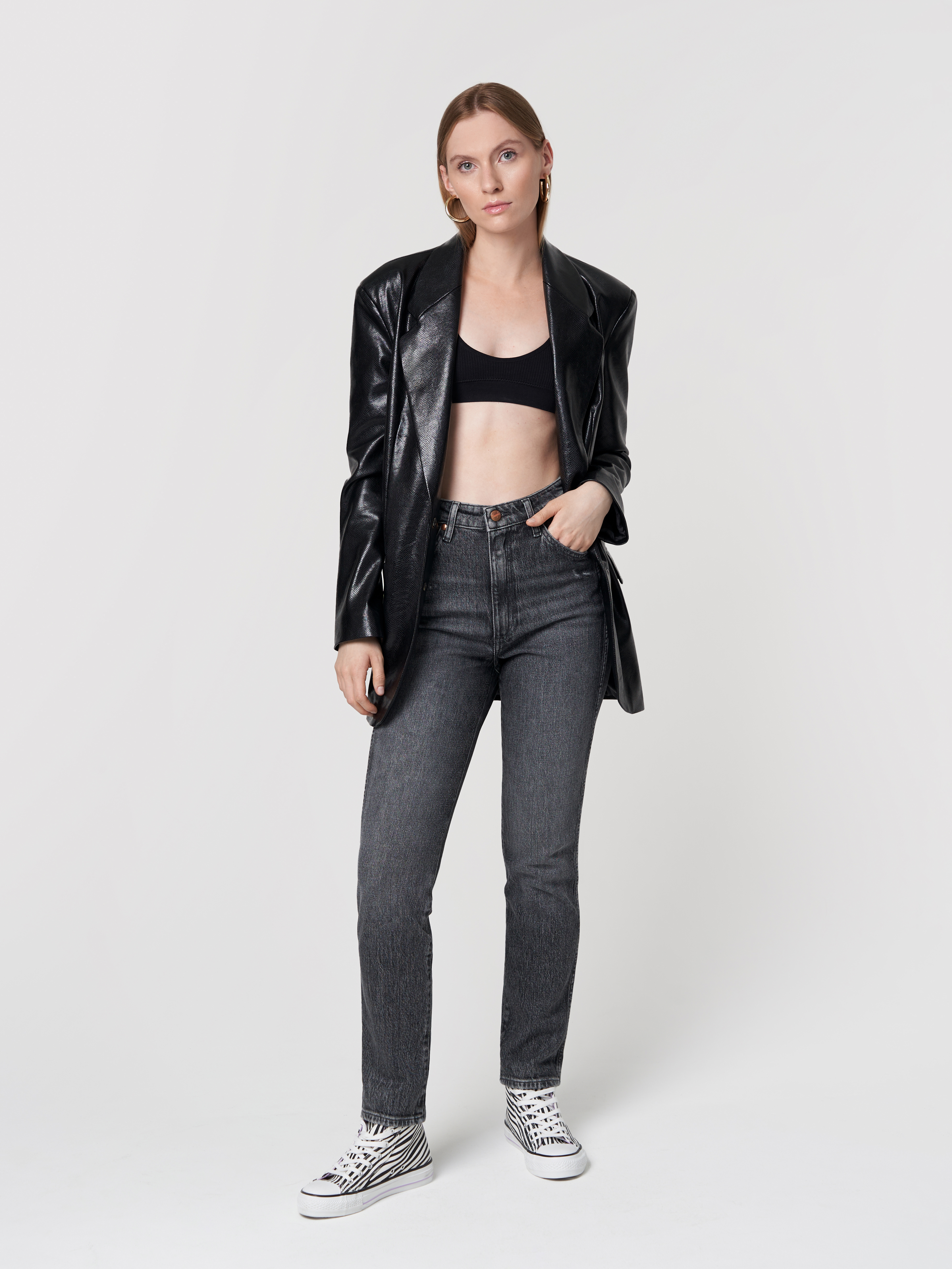 

Джинсы женские Wrangler 112324881 черные 26/34, Черный, 112324881