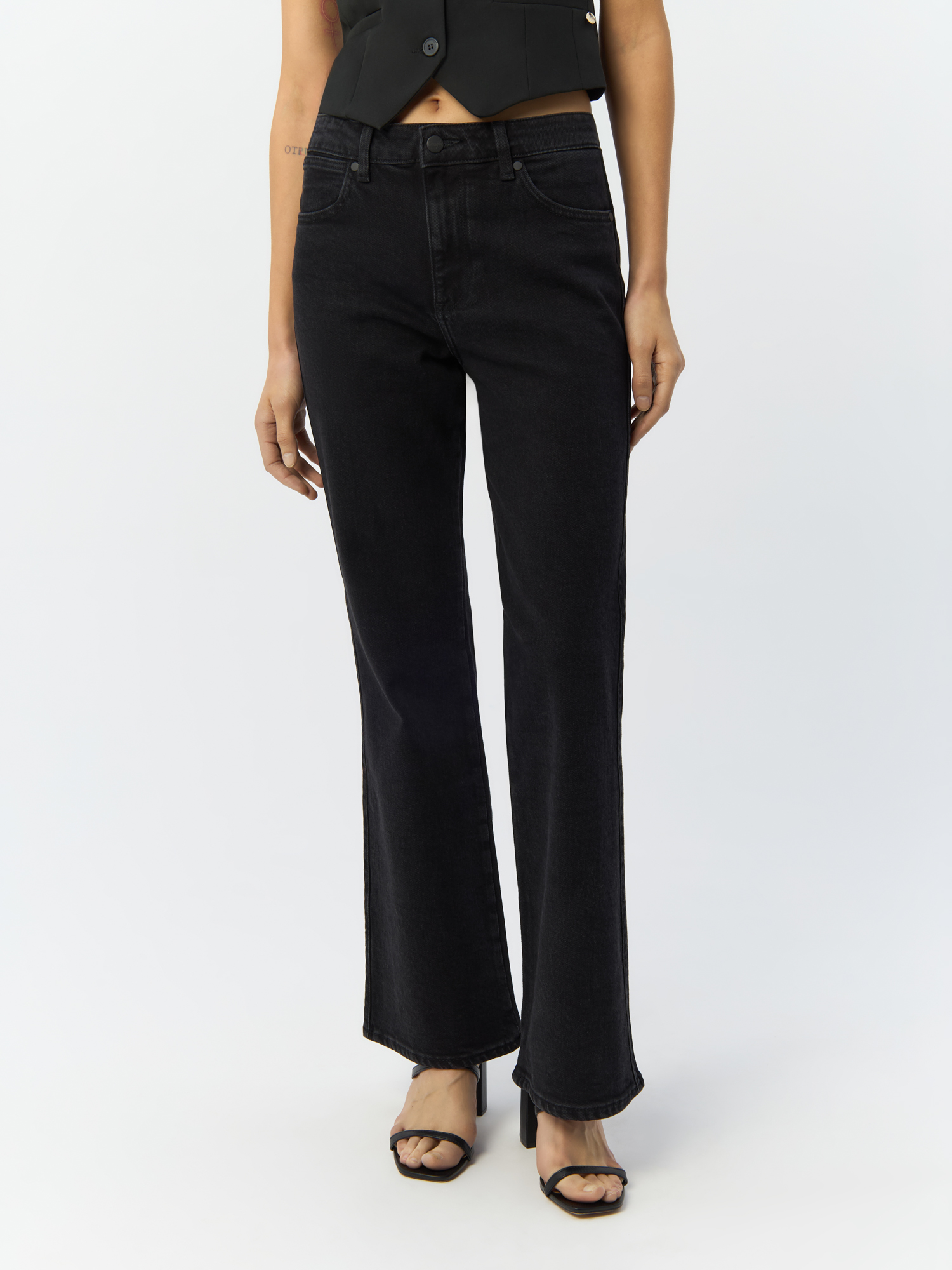 

Джинсы женские Wrangler 112320184 черные 29/30, Черный, 112320184