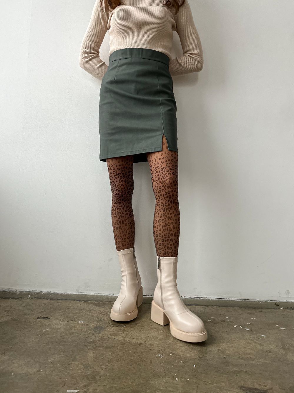 

Ботильоны женские Sbalo sd981 белые 39 RU, Белый, sd981