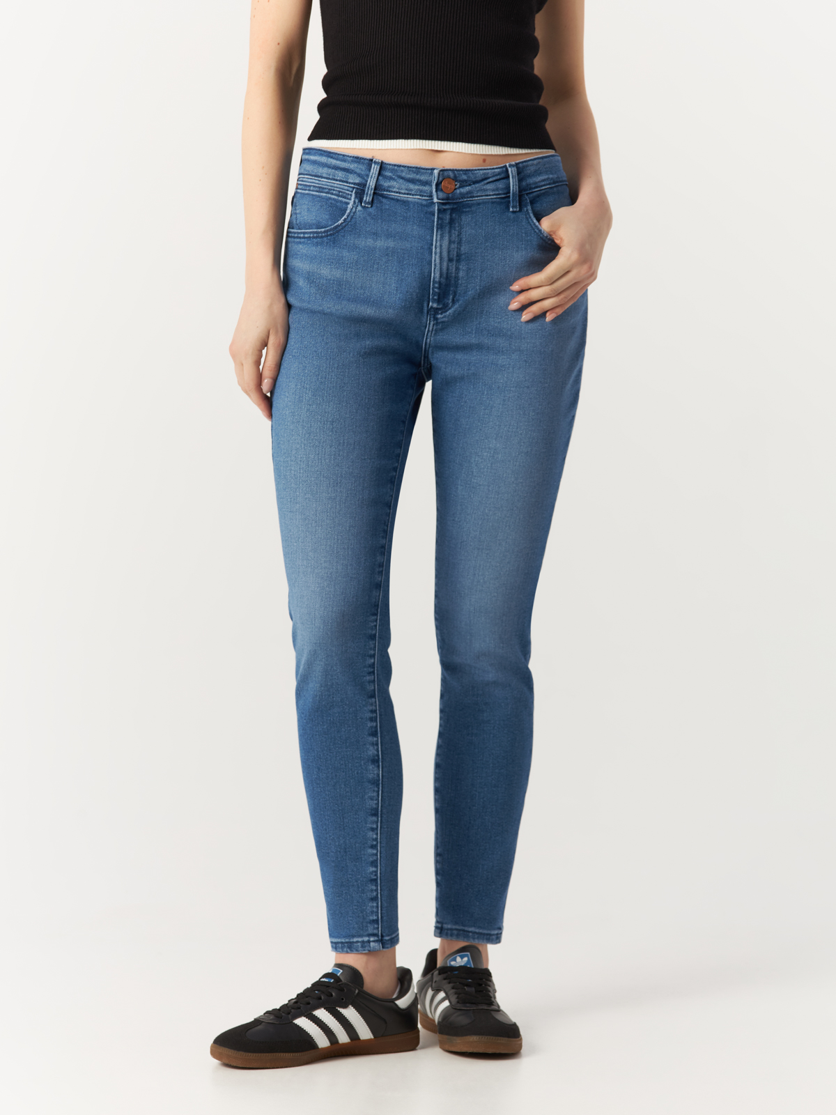 

Джинсы женские Wrangler 112145975 синие 30/30, Синий, 112145975