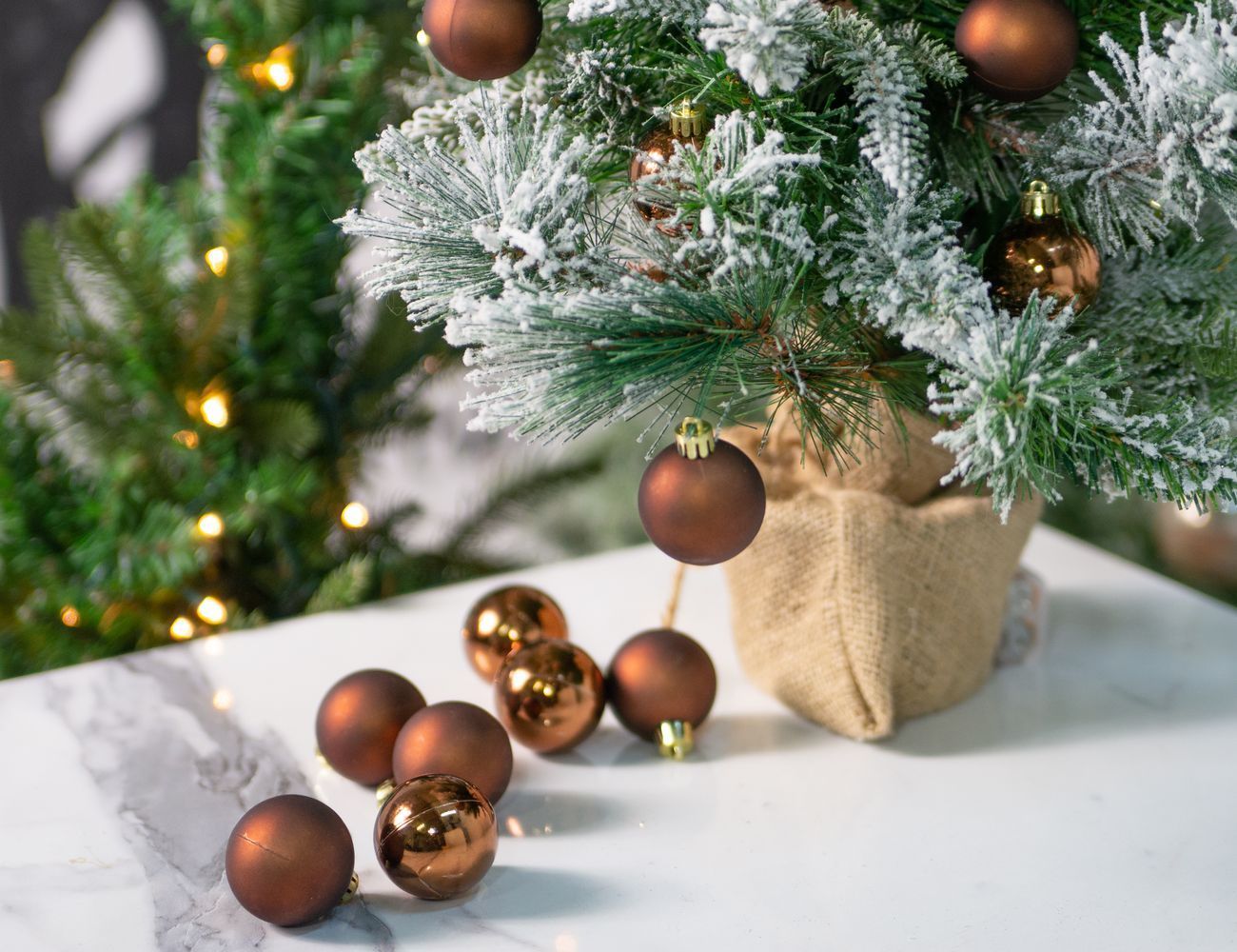 

Шар на ель Winter Deco Делюкс мини матовый и глянцевый 21768 4 см 16 шт. коричневый, Делюкс мини