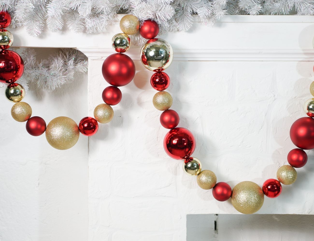 

Бусы новогодние Winter Deco Праздничная роскошь пластик 3081130 220 см золотистый красный, Праздничная роскошь