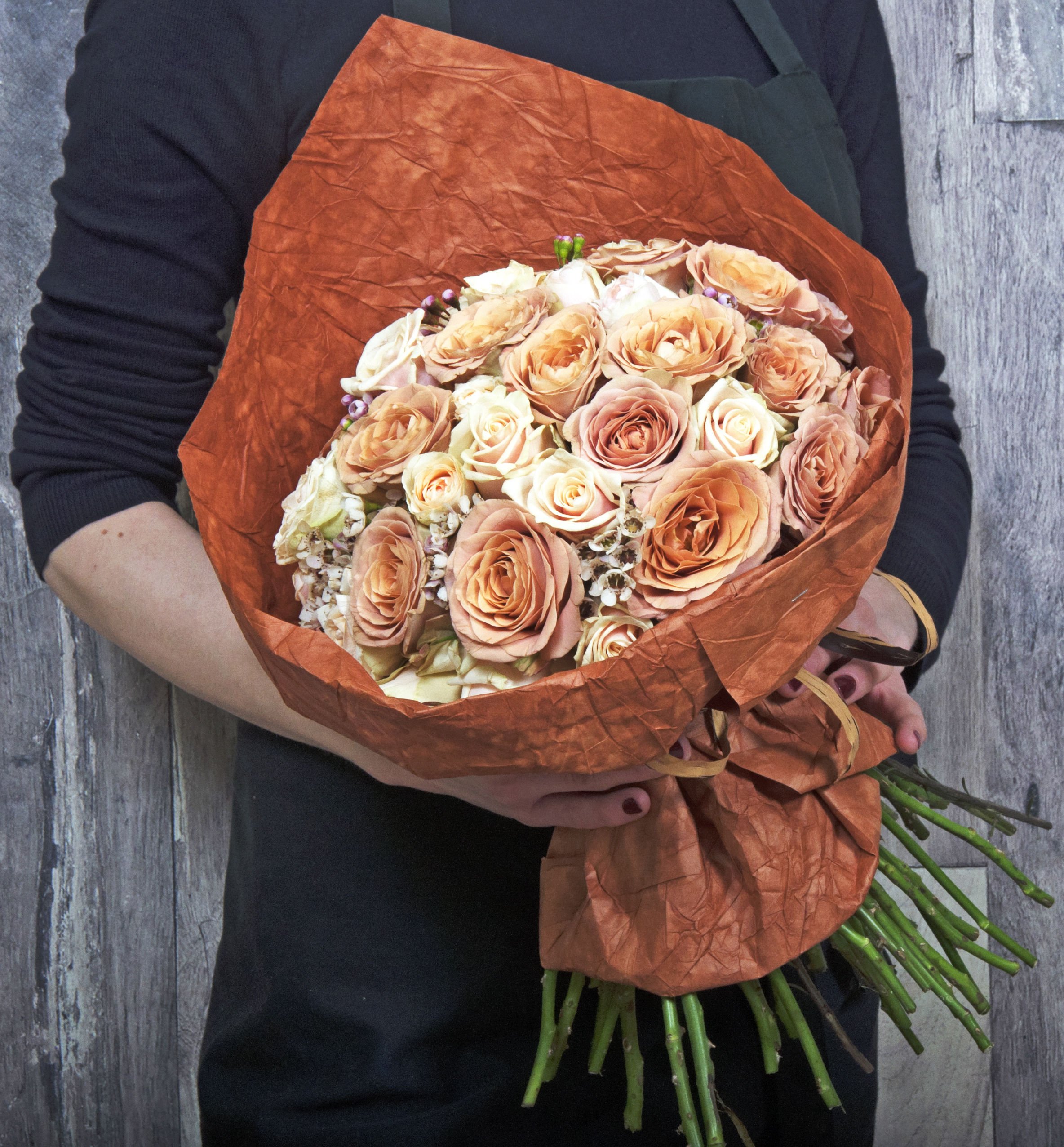 

Букет роз 34 шт Sfloristic "Крем брюле" , 40 см