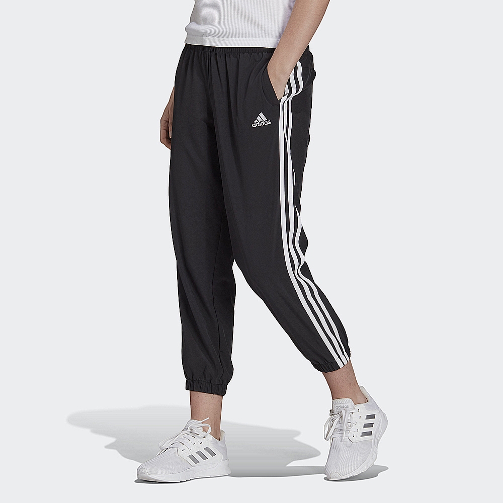 

Спортивные брюки женские Adidas Sportswear Woven 3-Stripes 7/8 GR9605 черные 2XL, Черный, Woven 3-Stripes 7/8