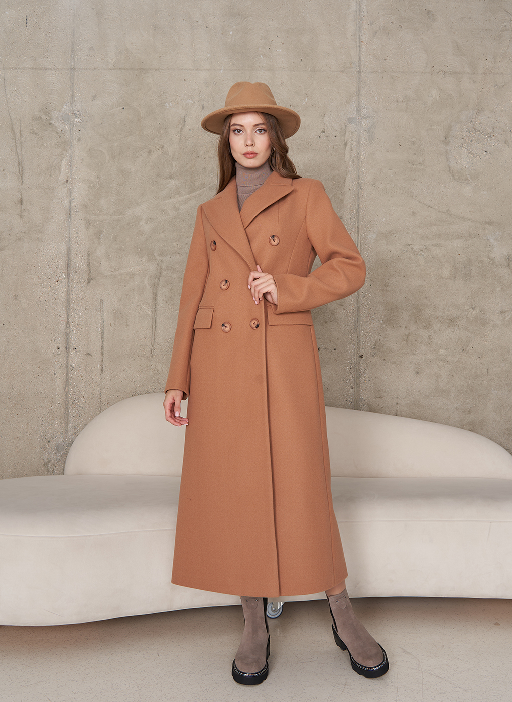 Пальто женское Sezalto 64257 коричневое 48 RU