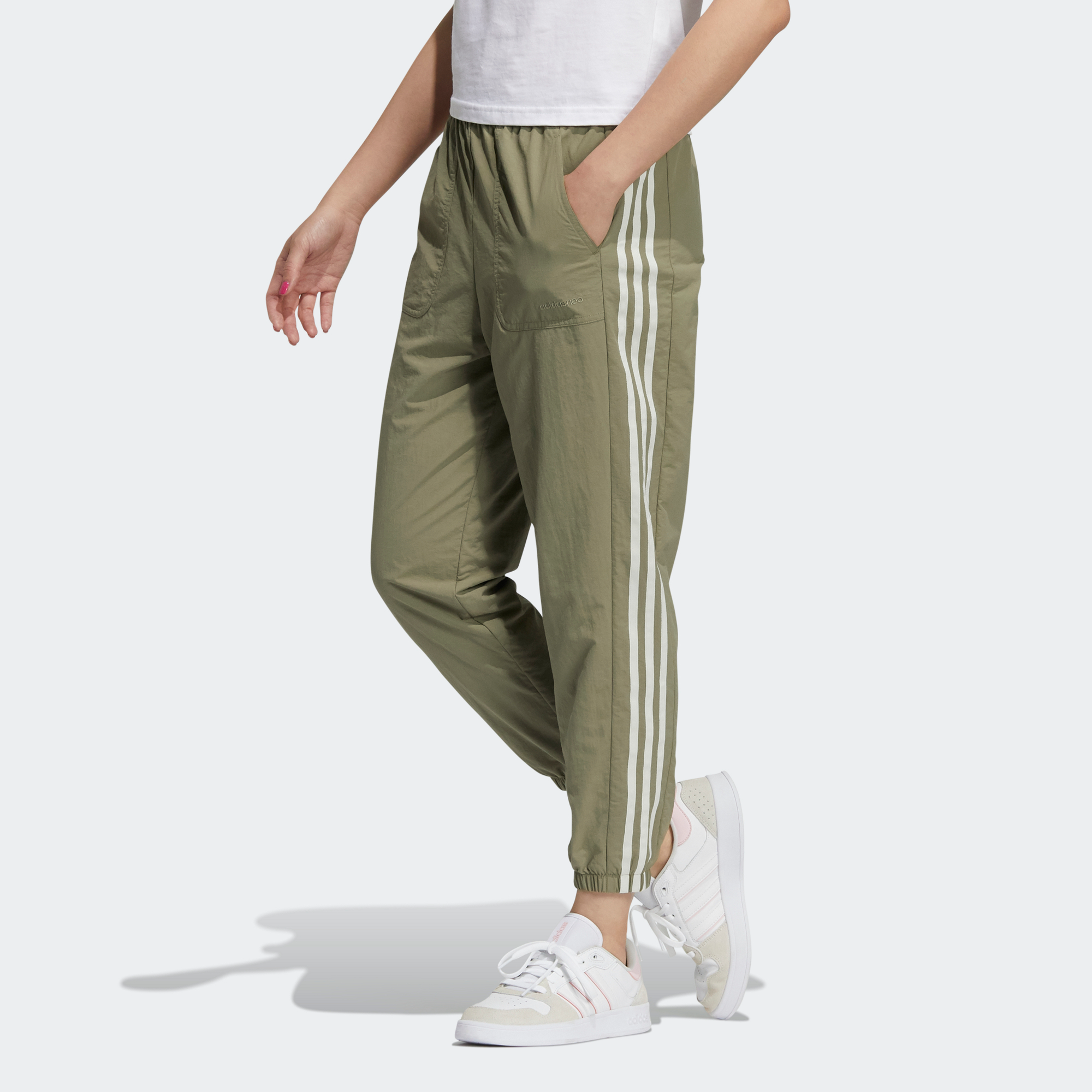 

Спортивные брюки женские Adidas H18600 зеленые 48, Зеленый, H18600