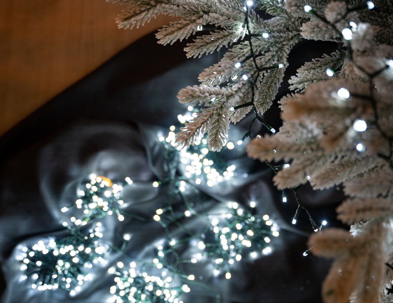 Ярусная гирлянда, 400 холодных белых LED-огней, на ёлку 150 см, Winter Deco
