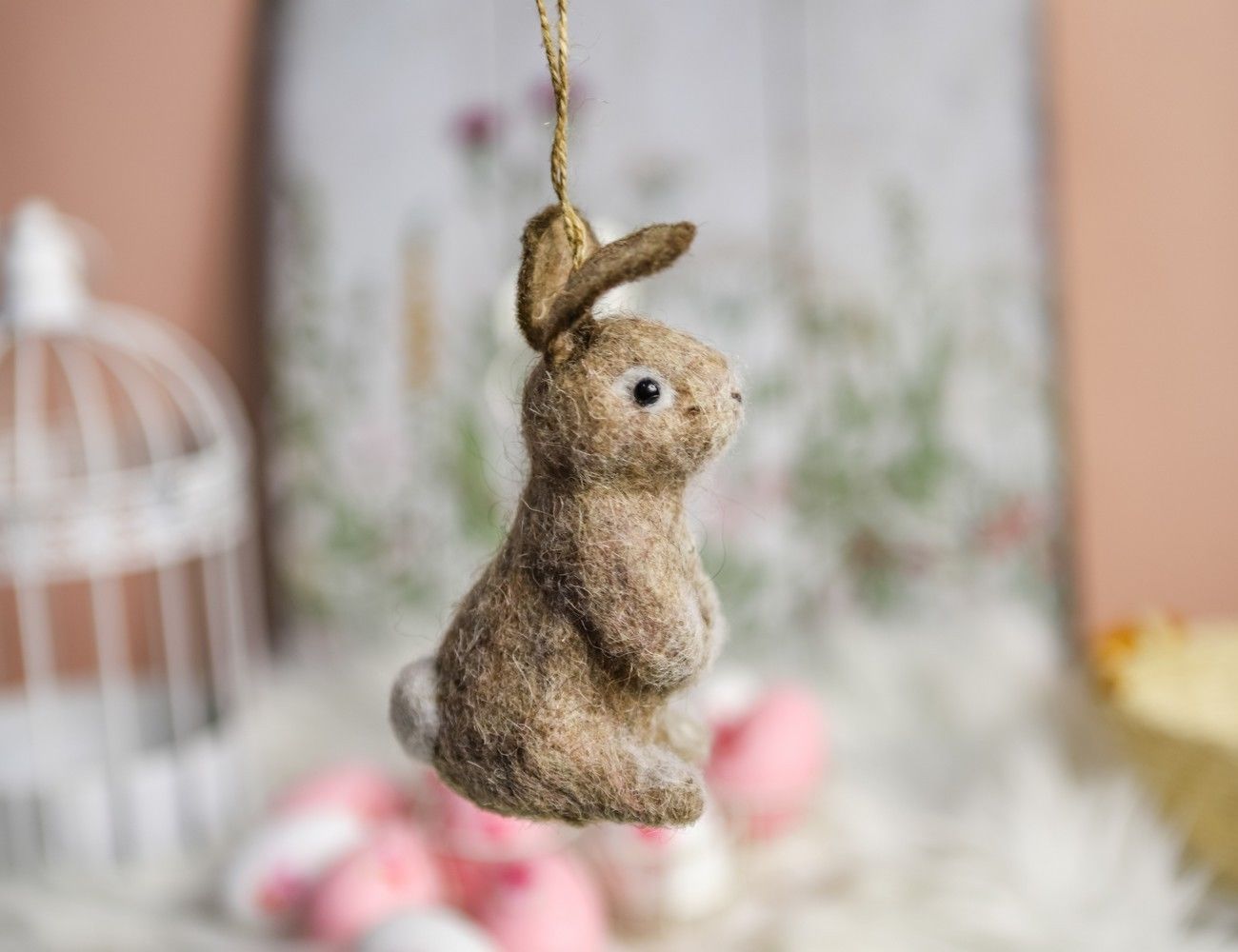 

Валяная игрушка ручной работы ШЕРСТЯНОЙ ЗАЙКА маленький, серый, 13 см, Kaemingk (Decoris), 520784-серый