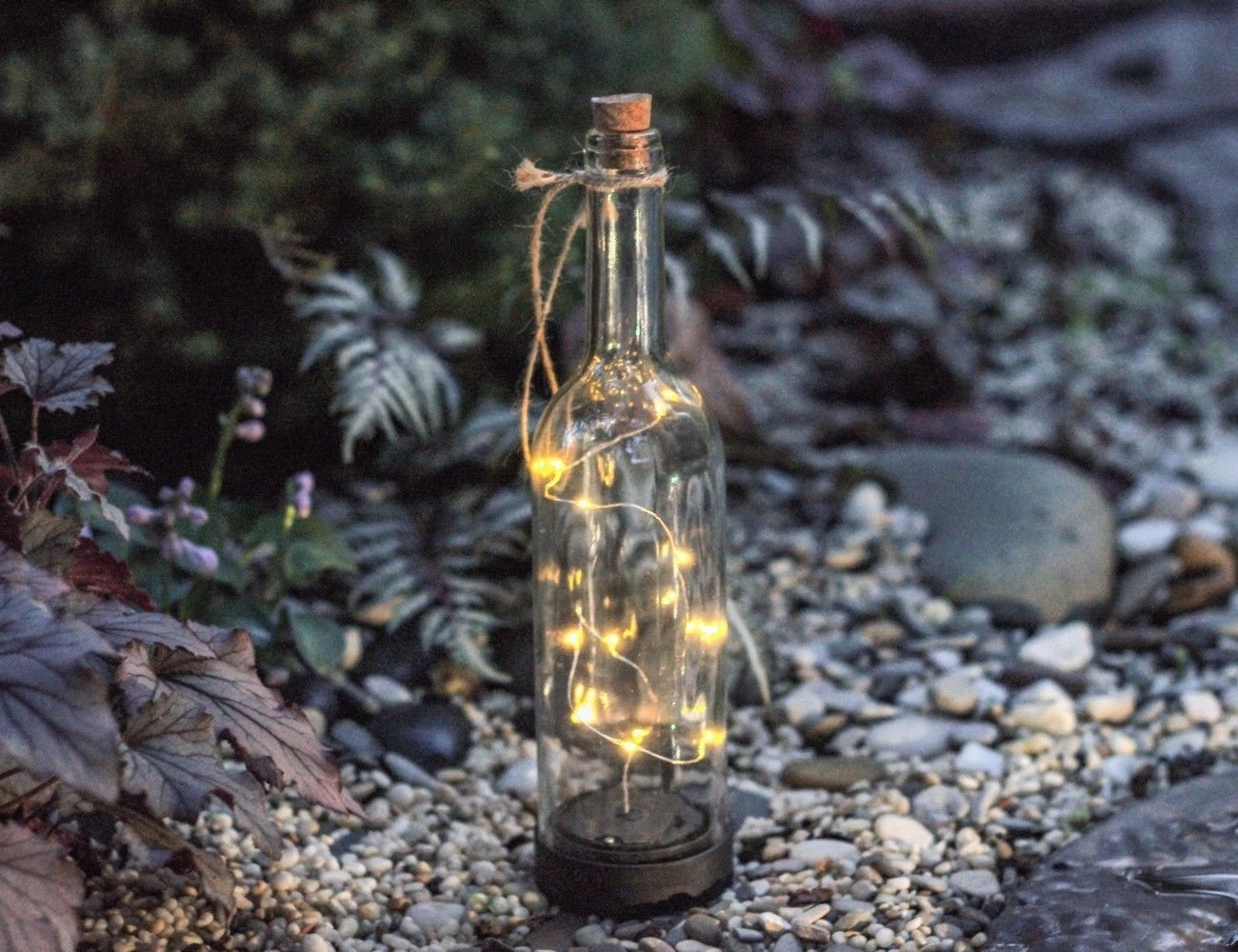 Садовый светильник на солнечной батарее STAR trading Solar MAGIC BOTTLE, 10LED, 30х7.5 см