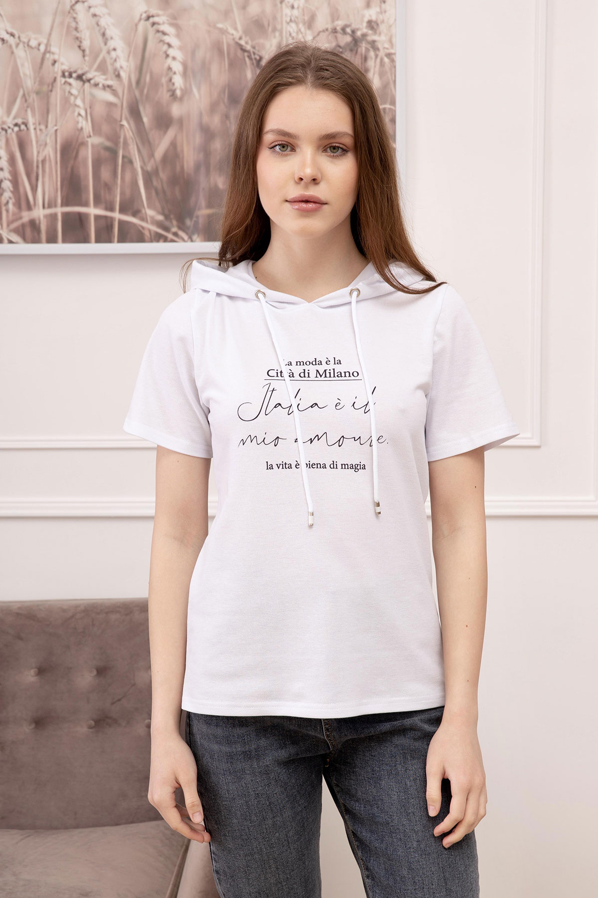 

Футболка женская LikaDress 18-1700 белая 54 RU, Белый, 18-1700