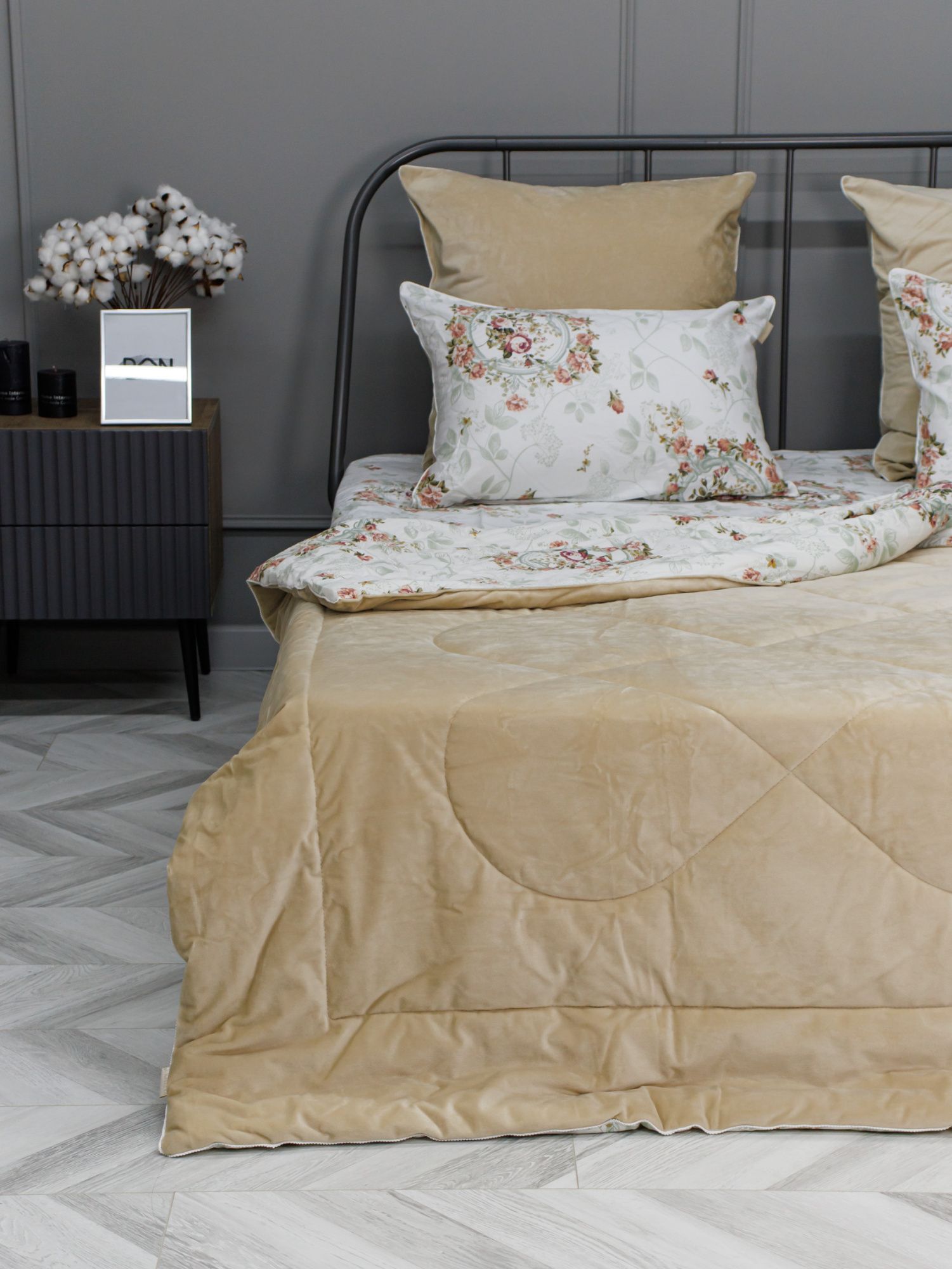 

Комплект с одеялом KAZANOV.A “Атриум” бежевый (хлопок-велюр), 1.5 спальный, “Атриум” бежевый