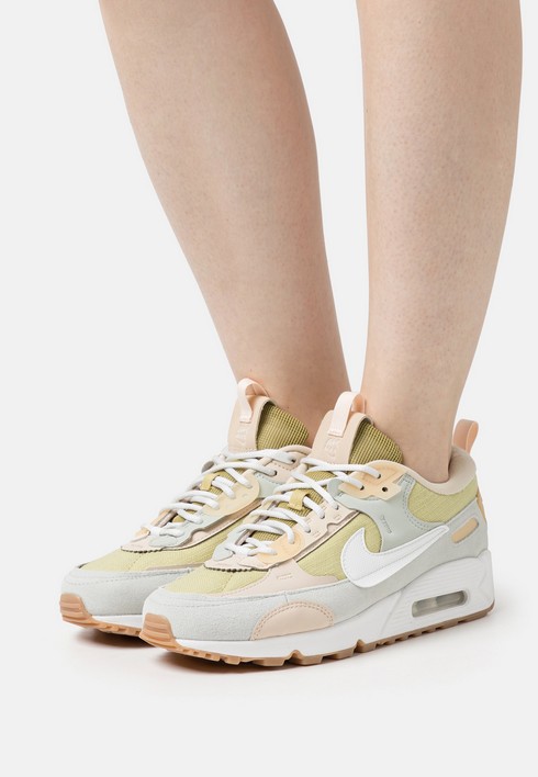 

Кроссовки женские Nike Air Max 90 Futura бежевые 40 EU (доставка из-за рубежа), Бежевый, Air Max 90 Futura