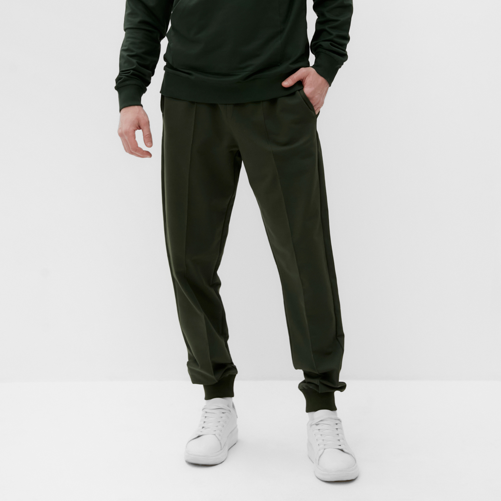 Спортивные брюки мужские DIROMM Спорт зеленые 54 RU