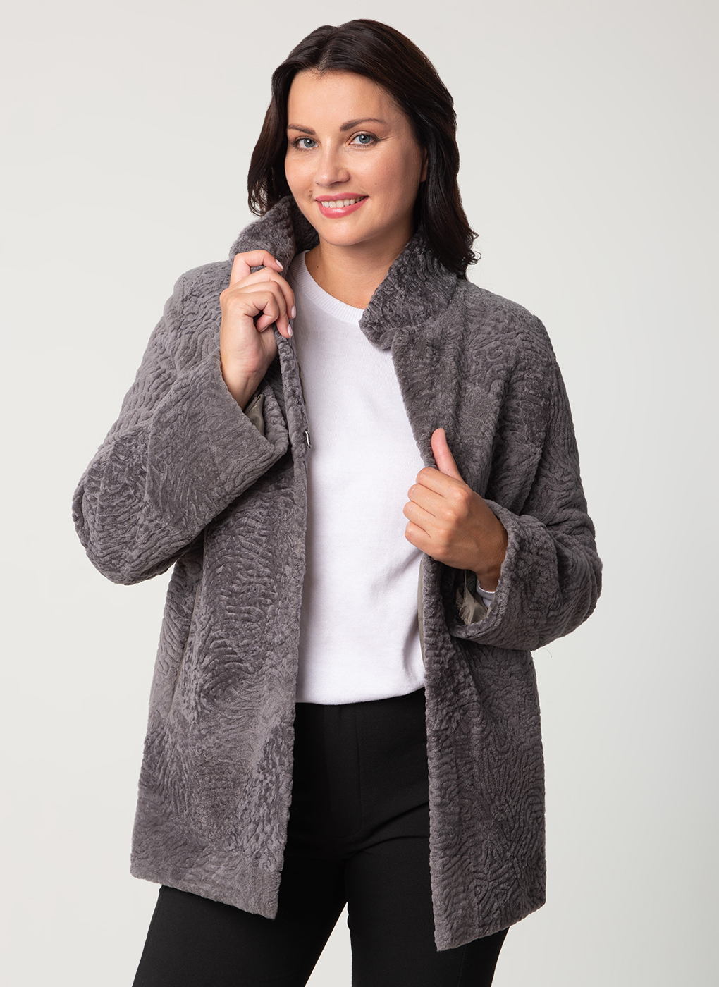 

Полушубок женский Dzhanbekoff 44903 серый 48, 44903