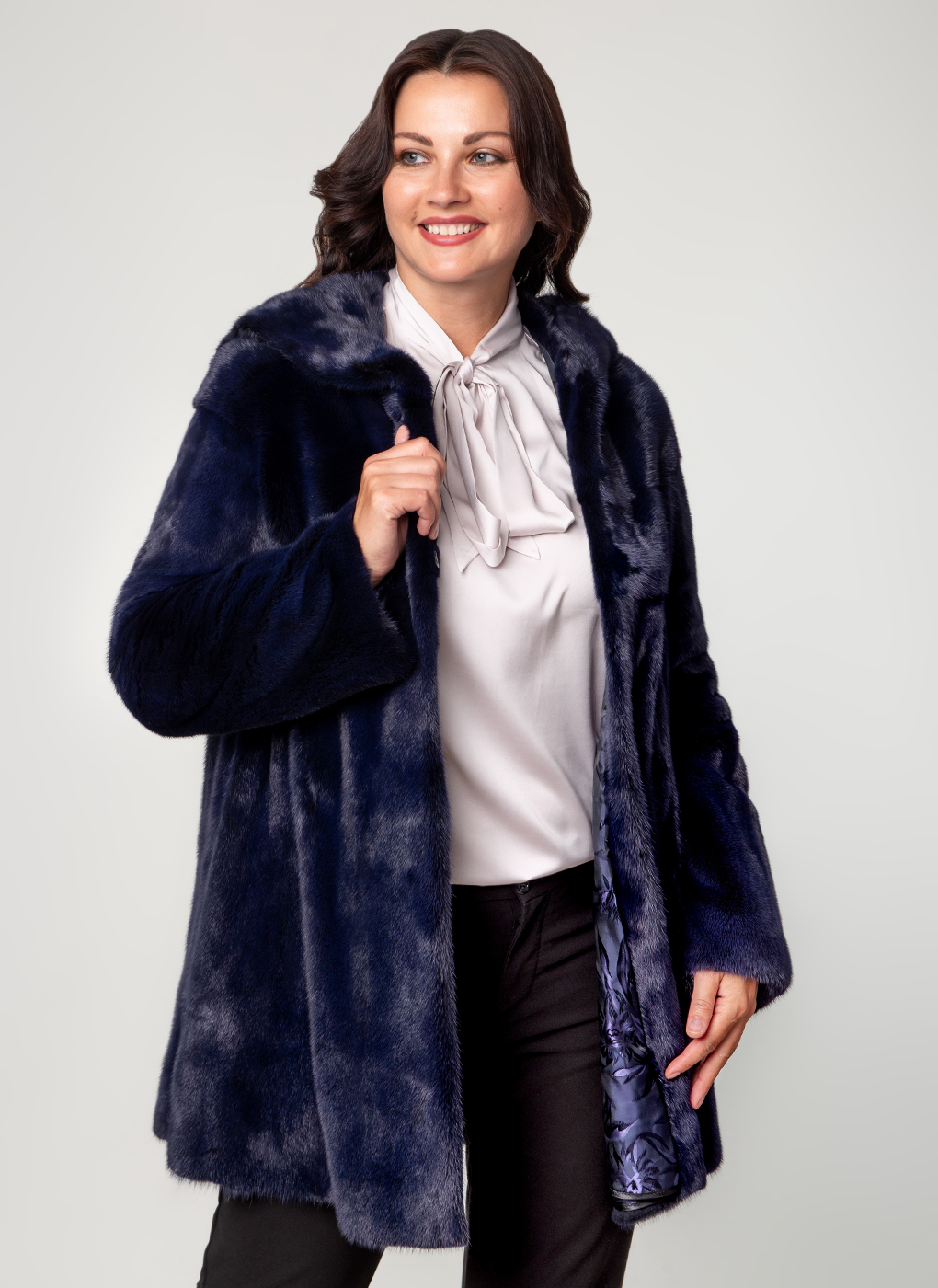 

Шуба женская Karolina babayan 48073 синяя 48, 48073
