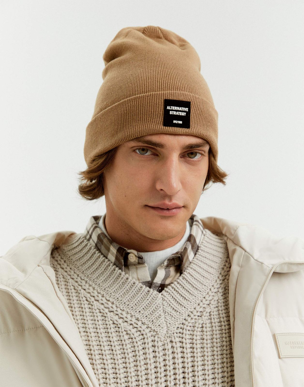 

Шапка бини мужская Gloria Jeans BAS005784 бежевая, р. 56, Бежевый, BAS005784