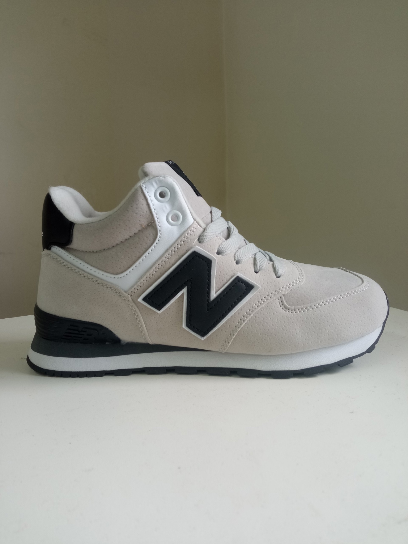 

Кроссовки женские New Balance 574 серые 40 RU, Серый, 574