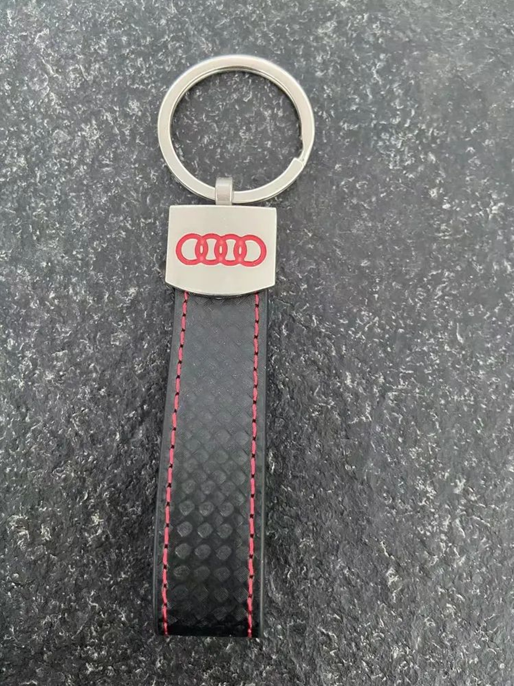 

Брелок для ключей с эмблемой AUDI, кожа, Черный, брелок для ключей