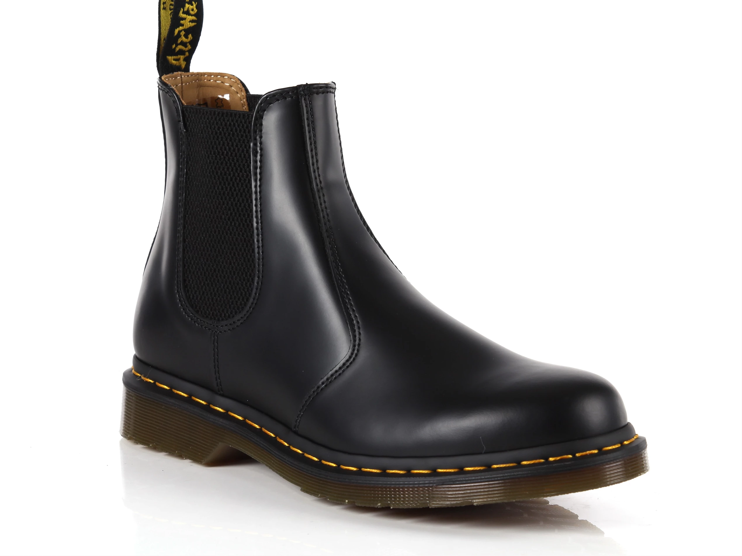 

Ботинки унисекс Dr. Martens 22227001 черные 9 UK, Черный, 22227001