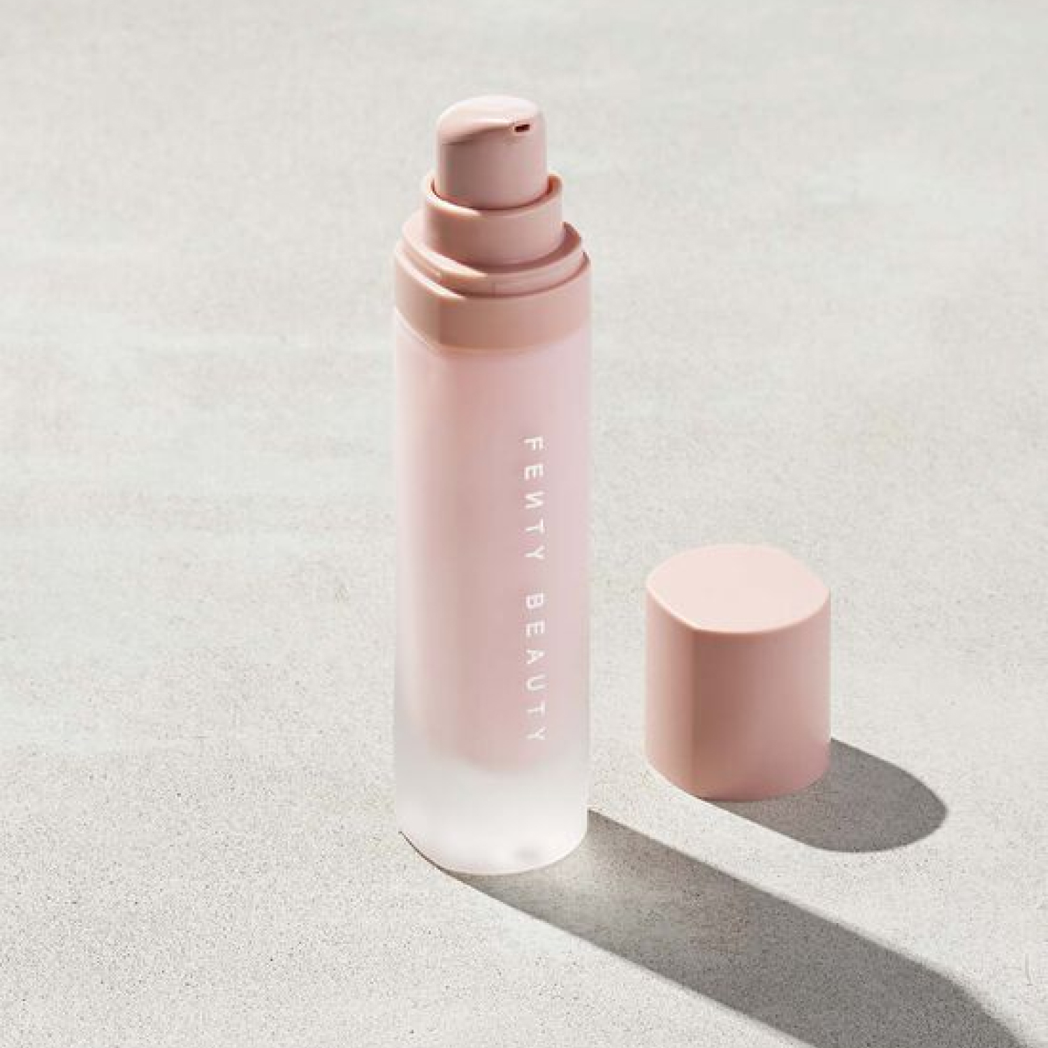 База-праймер Fenty Beauty PRO FILTR HYDRATING PRIMER SOFT SILK 30 мл 7990₽