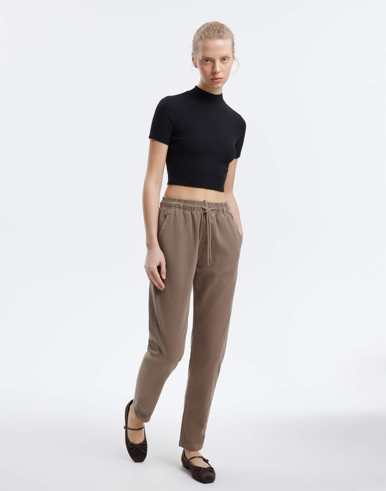 

Джинсы женские Gloria Jeans GJN036373 коричневый M/164, GJN036373