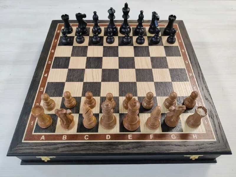 Шахматы в ларце Lavochkashop Индийский Стаунтон мореный дуб nh01wg1 шахматы woodgames складные модерн 50мм с утяжеленными фигурами