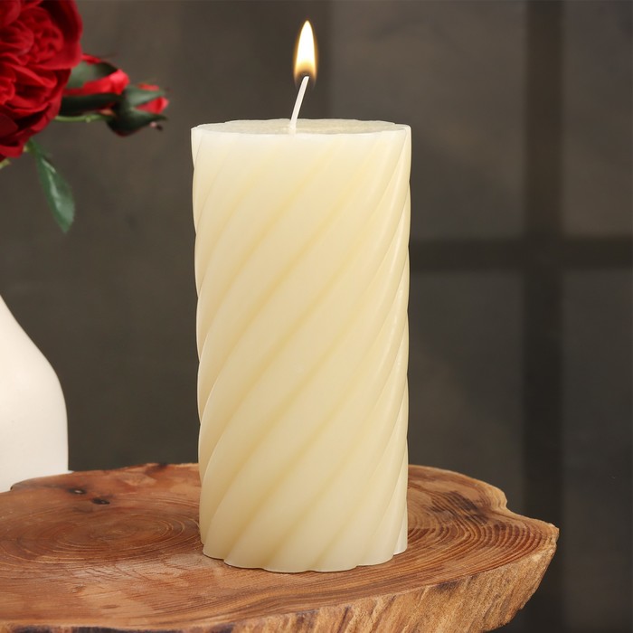 

Свеча Yueyan Candle витая Гардения жасминовидная, 7,5х15 см цилиндр ароматическая