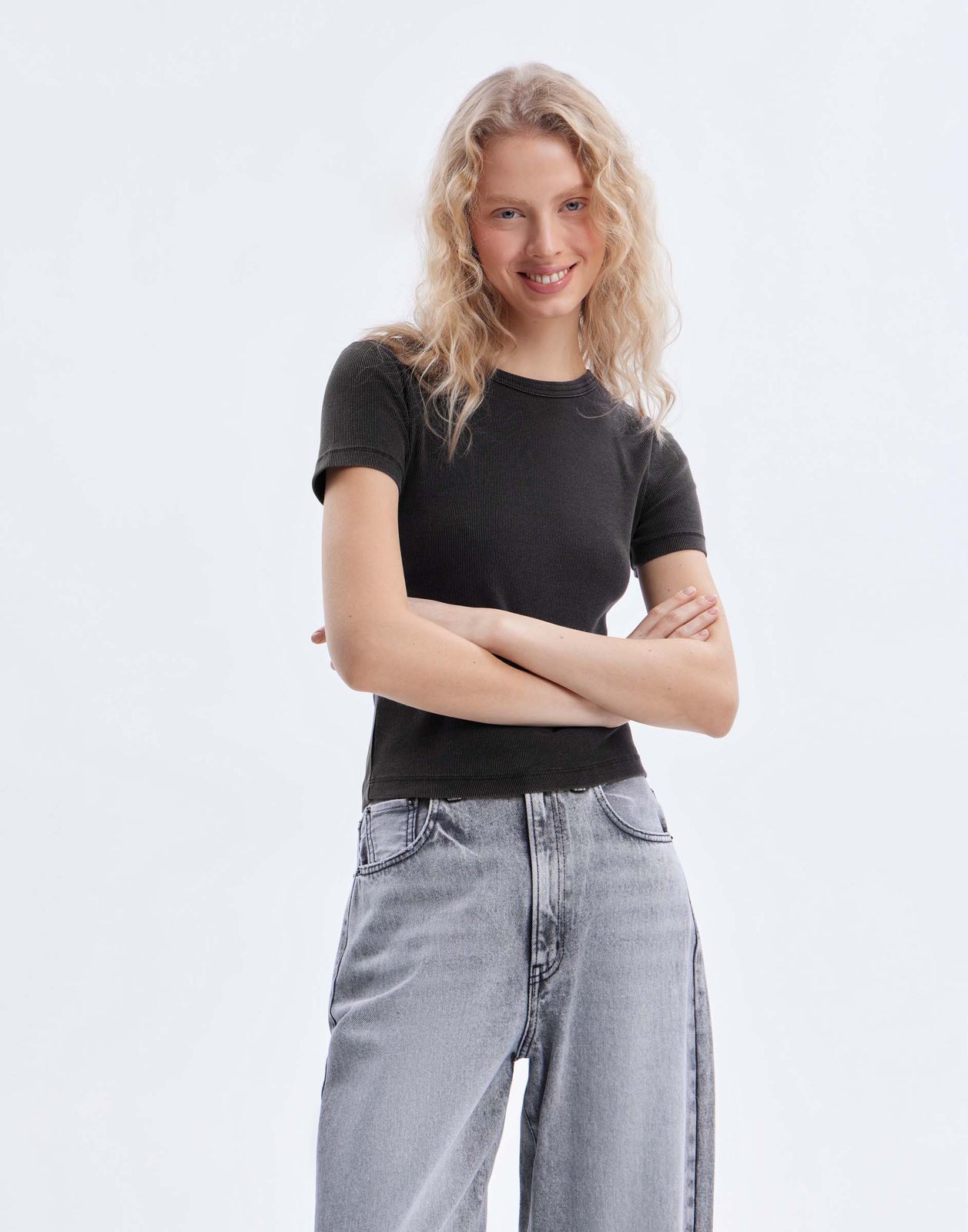 

Футболка женская Gloria Jeans GKT024264 черный L/170, GKT024264
