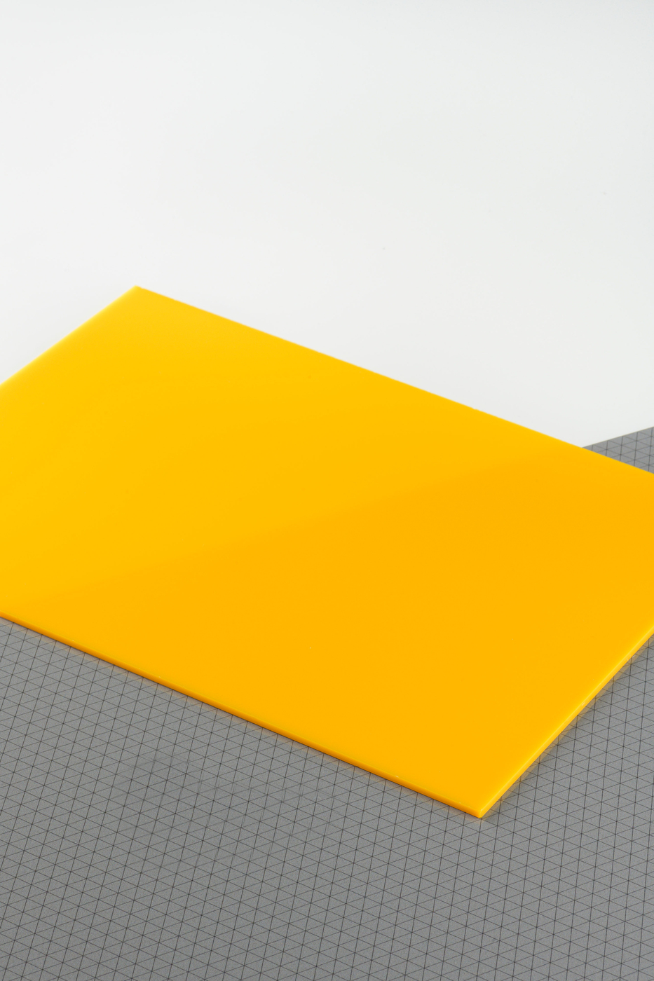 Оргстекло желтое 3 мм, квадрат 22 см, 2 шт.