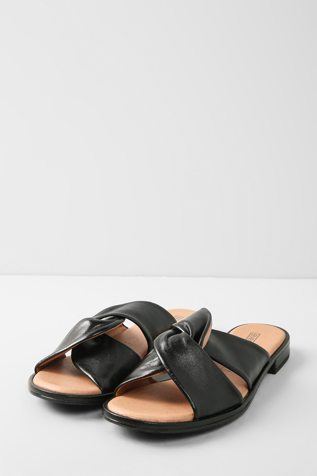 

Сабо женские Ever be 9-9-87100-28 черные 37 RU, Черный, 9-9-87100-28