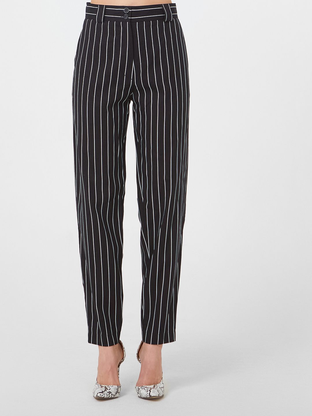 

Брюки женские Lo 18231003 черные 42 RU, Черный, 18231003