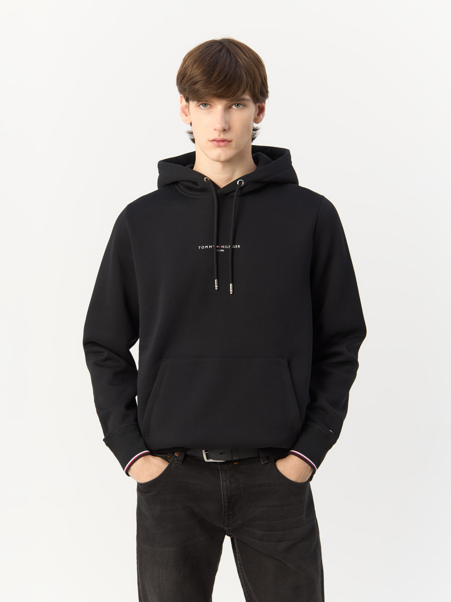 

Худи мужское Tommy Hilfiger Tipped Cuff Logo Hoody MW0MW32673 черное XS, Черный, Tipped Cuff Logo Hoody