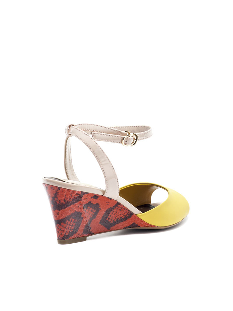 

Босоножки женские Basconi 7020 желтые 37 RU, 007020