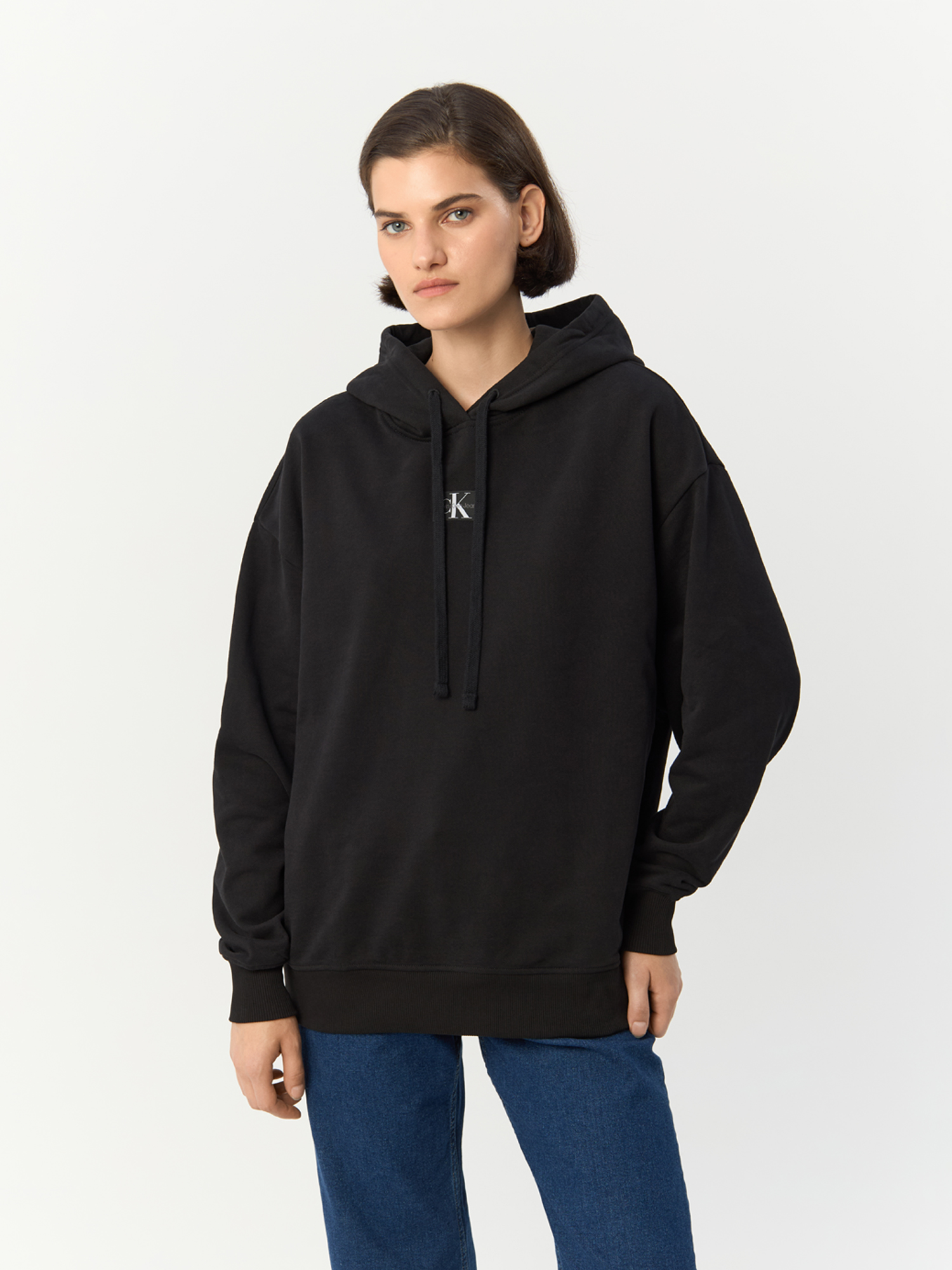 Худи женское Calvin Klein Jeans J20J224063 черное XS 13490₽