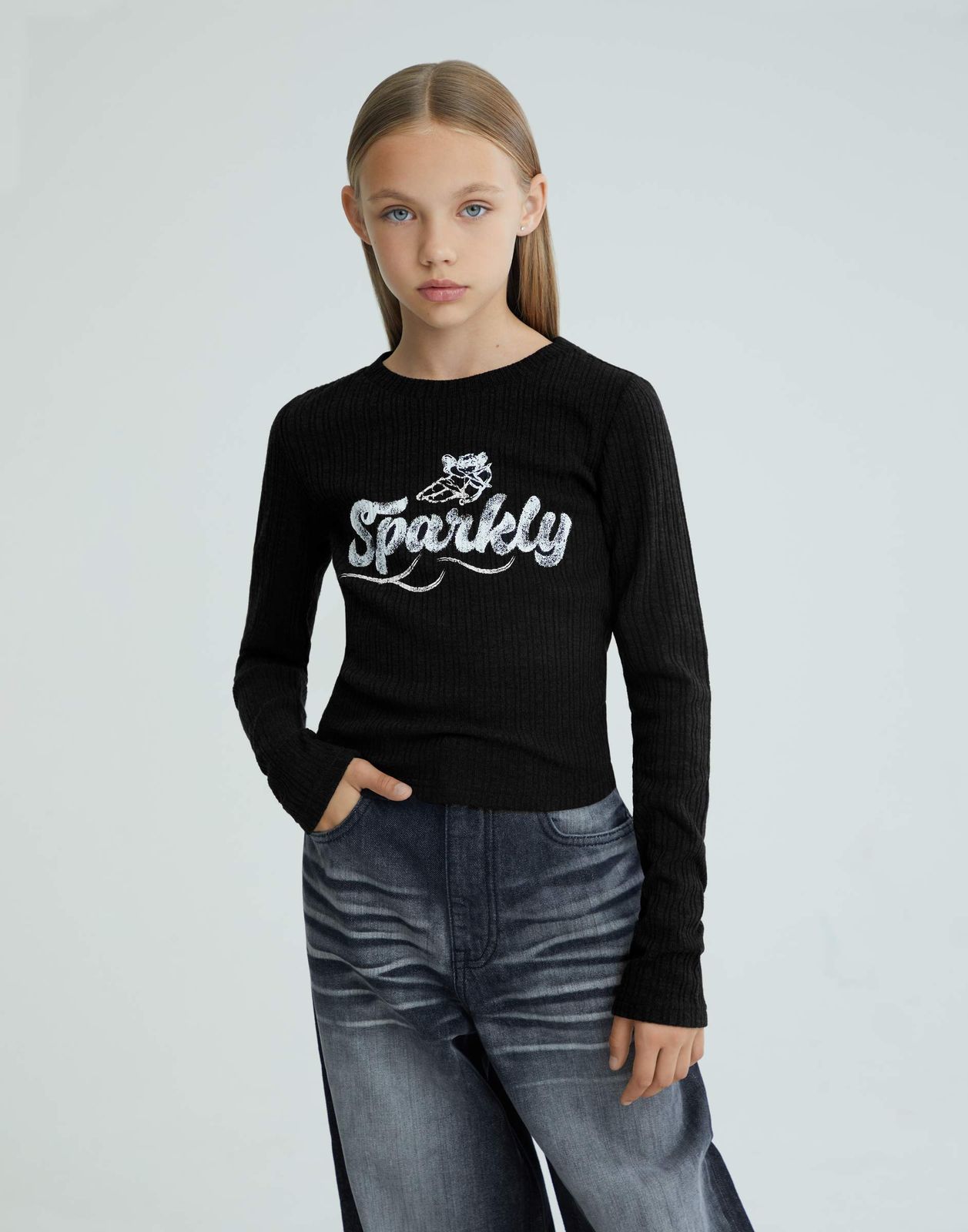 

Лонгслив для девочки Gloria Jeans GKT025442 черный 6-8л/128, GKT025442